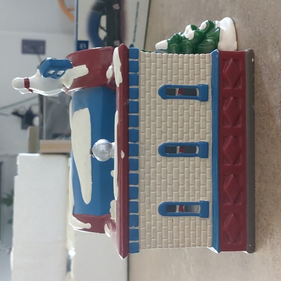 Dept 56 Village Lanes Bowling Alley - Picture 4 of 6